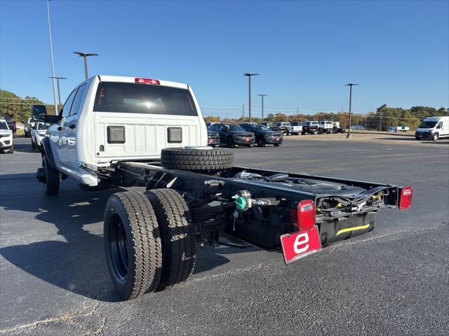 2026 RAM Ram 5500 Chassis Cab RAM 5500 TRADESMAN CHASSIS CREW CAB 4X4 84 CA