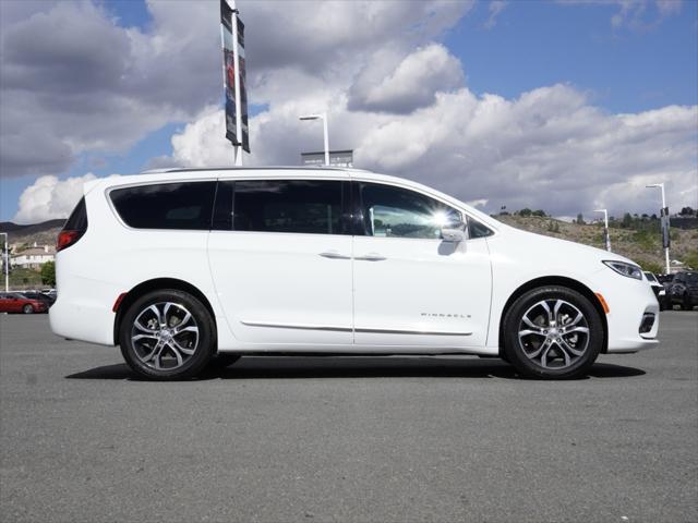 2021 Chrysler Pacifica Pinnacle AWD 2021 Chrysler Pacifica Pinnacle AWD