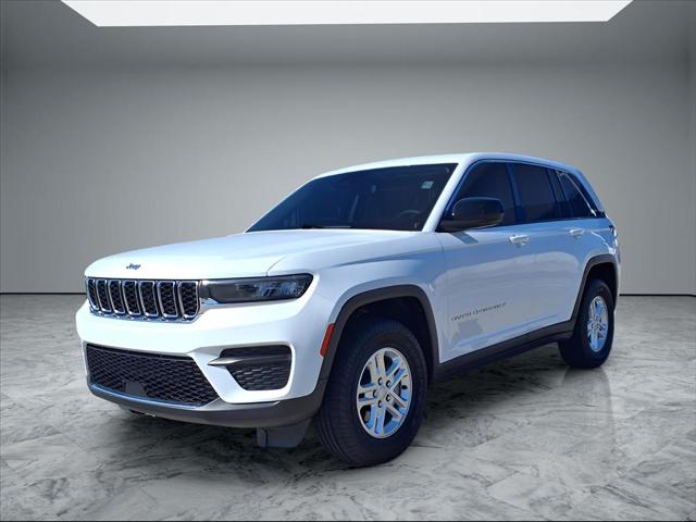 2023 Jeep Grand Cherokee Laredo 4x2