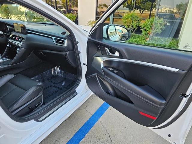 2025 Genesis G70 2.5T RWD