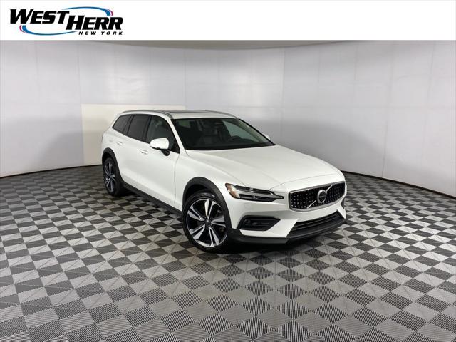 2023 Volvo V60 Cross Country B5 Plus