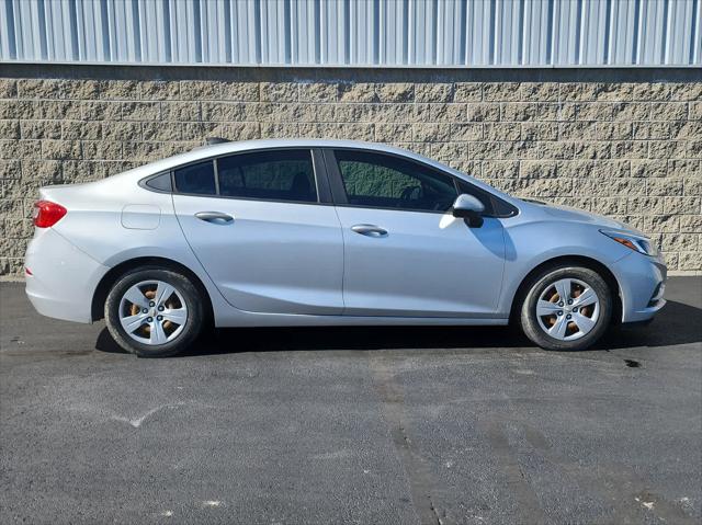 Used 2017 Chevrolet Cruze For Sale in Wilmington, OH