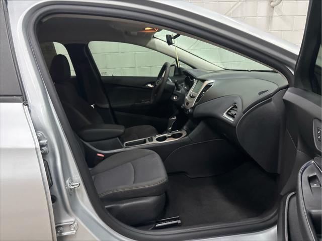 Used 2017 Chevrolet Cruze For Sale in Wilmington, OH