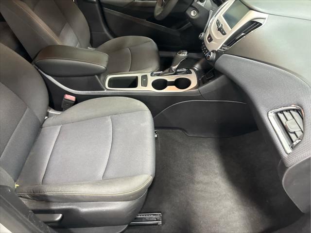 Used 2017 Chevrolet Cruze For Sale in Wilmington, OH