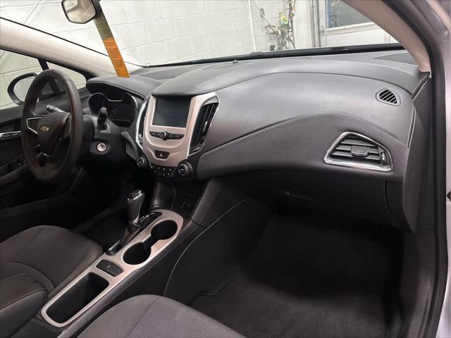 Used 2017 Chevrolet Cruze For Sale in Wilmington, OH