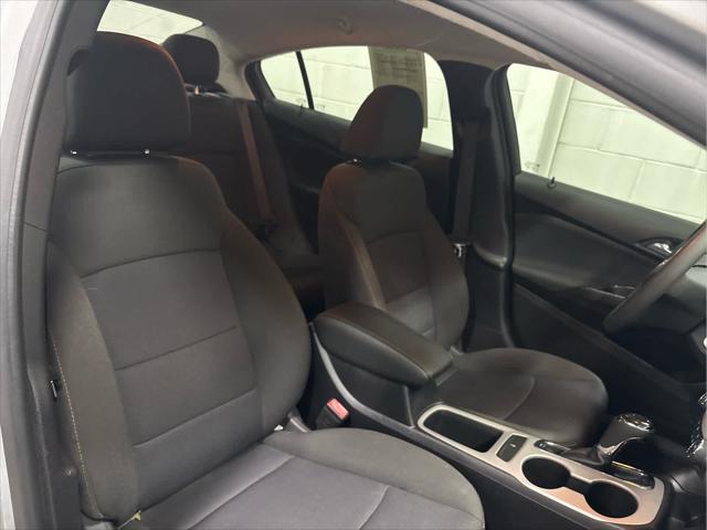 Used 2017 Chevrolet Cruze For Sale in Wilmington, OH