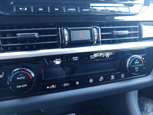 2025 Nissan Pathfinder SL FWD