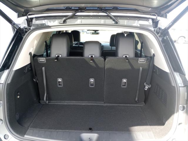 2025 Nissan Pathfinder SL FWD