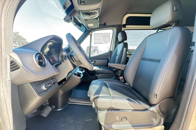 2026 Mercedes-Benz Sprinter Crew Van Standard Roof 4-Cyl Diesel HO