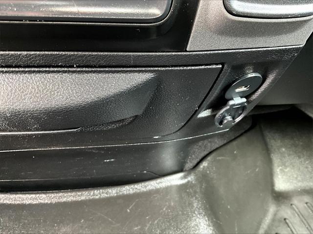 2019 Ram 1500 Classic Express Quad Cab 4x4 6'4" Box