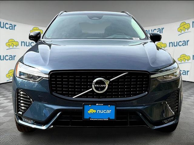 2025 Volvo XC60 B5 Plus