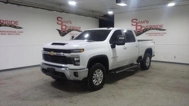 2024 Chevrolet Silverado 2500HD 4WD Crew Cab Standard Bed LT for sale in Des Moines, IA