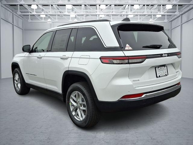 2025 Jeep Grand Cherokee GRAND CHEROKEE LAREDO X 4X4