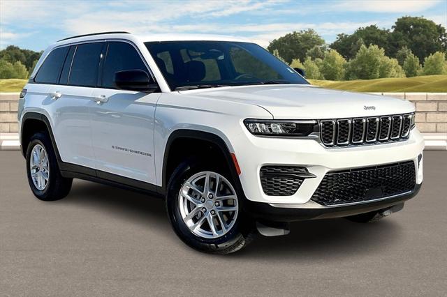 2025 Jeep Grand Cherokee GRAND CHEROKEE LAREDO X 4X4