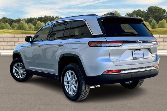 2025 Jeep Grand Cherokee GRAND CHEROKEE LAREDO X 4X4