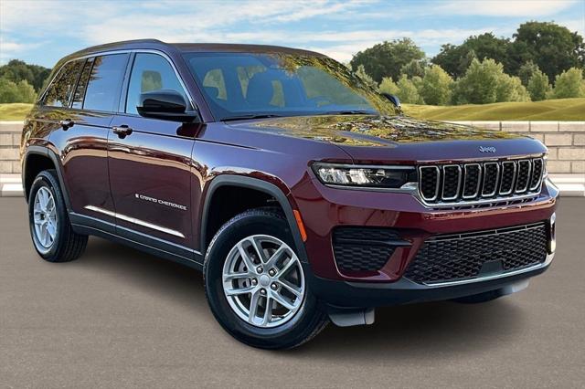 2025 Jeep Grand Cherokee GRAND CHEROKEE LAREDO X 4X4