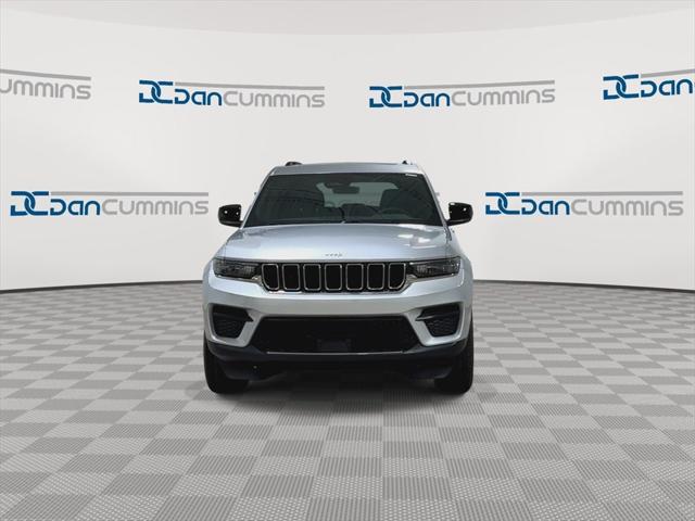 2025 Jeep Grand Cherokee GRAND CHEROKEE LAREDO X 4X4 2025 Jeep Grand Cherokee GRAND CHEROKEE LAREDO X 4X4