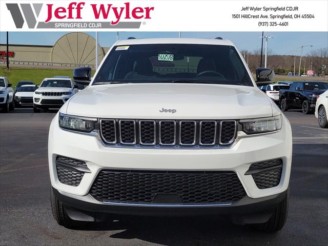 2025 Jeep Grand Cherokee GRAND CHEROKEE LAREDO X 4X4