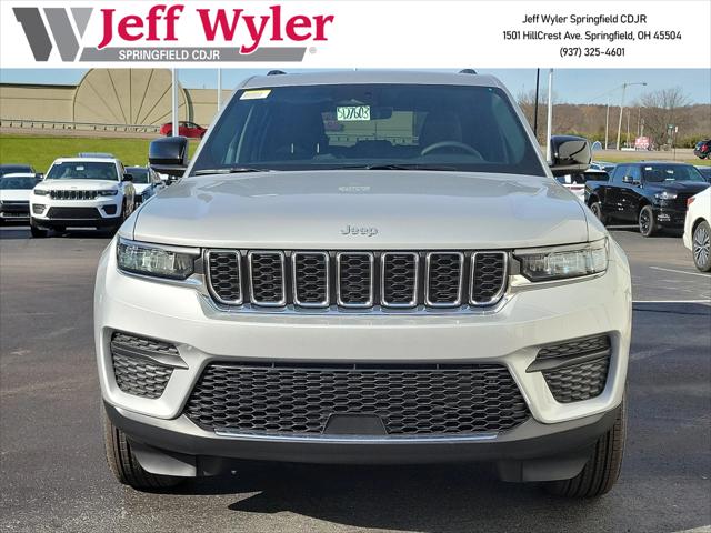 2025 Jeep Grand Cherokee GRAND CHEROKEE LAREDO X 4X4