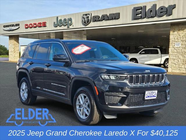 2025 Jeep Grand Cherokee GRAND CHEROKEE LAREDO X 4X4