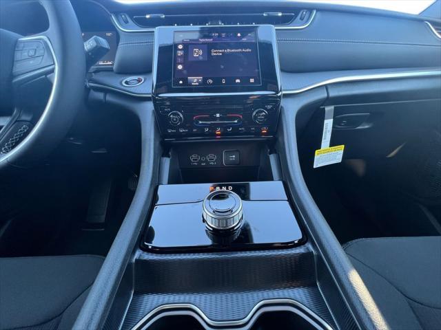 2025 Jeep Grand Cherokee GRAND CHEROKEE LAREDO X 4X2