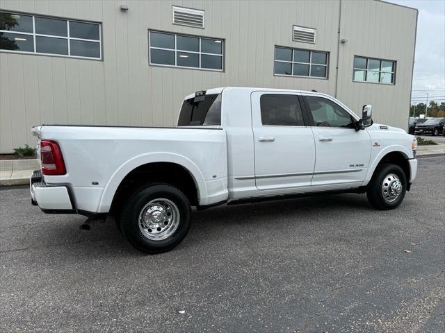 2019 RAM 3500 Limited Mega Cab 4x4 64 Box 2019 RAM 3500 Limited Mega Cab 4x4 64 Box