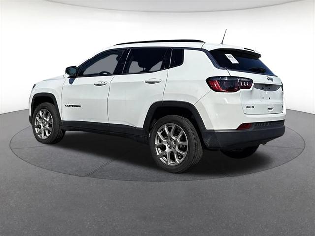2022 Jeep Compass Latitude Lux 4x4