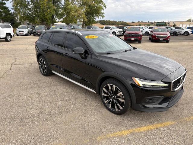 2023 Volvo V60 Cross Country B5 Ultimate 2023 Volvo V60 Cross Country B5 Ultimate