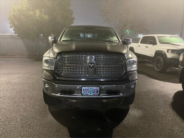 2017 RAM 1500 Laramie Crew Cab 4x4 64 Box 2017 RAM 1500 Laramie Crew Cab 4x4 64 Box
