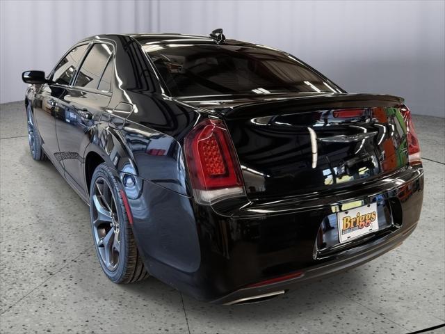 2022 Chrysler 300 Touring