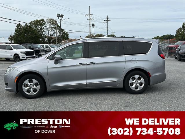 2017 Chrysler Pacifica Touring-L Plus