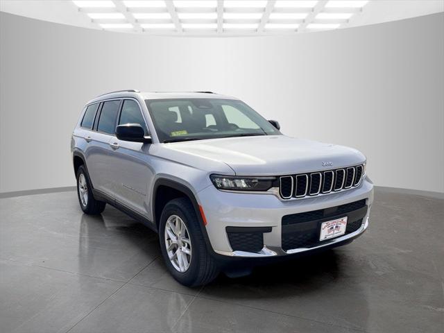 2022 Jeep Grand Cherokee L Laredo 4x4 2022 Jeep Grand Cherokee L Laredo 4x4
