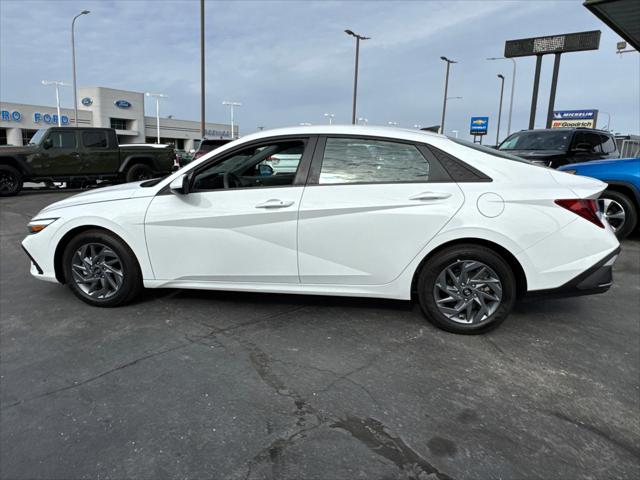 2024 Hyundai Elantra SEL 2024 Hyundai Elantra SEL