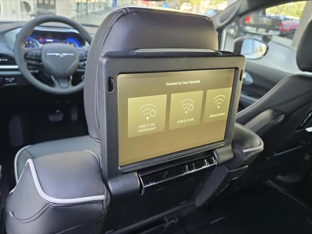 2026 Chrysler Pacifica Limited AWD