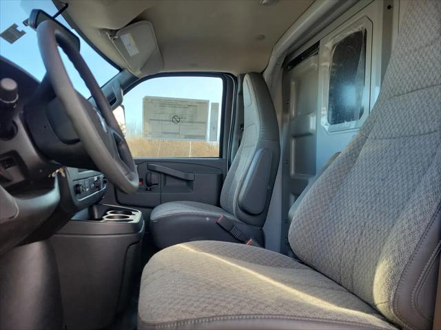 2025 GMC Savana Cutaway Work Van