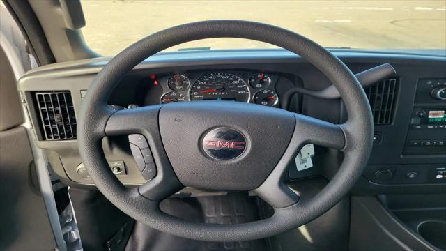 2025 GMC Savana Cutaway Work Van