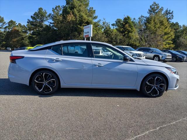 2025 Nissan Altima SR FWD