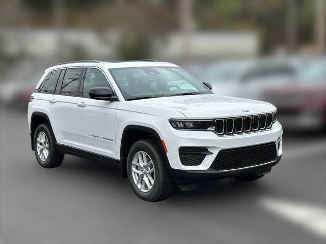 2025 Jeep Grand Cherokee GRAND CHEROKEE LAREDO X 4X4
