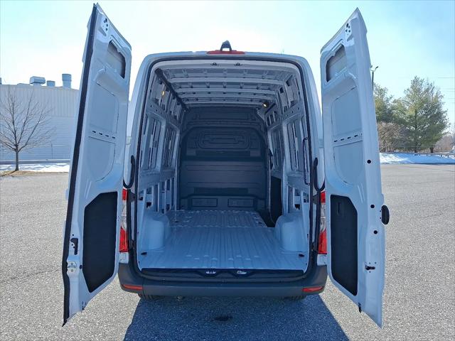 2025 Mercedes-Benz Sprinter 2500 Standard Roof 4-Cyl Diesel