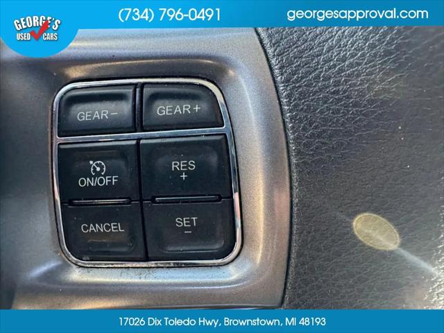 2023 Ram 1500 Classic SLT Crew Cab 4x2 5'7" Box