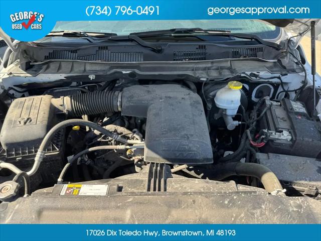 2023 Ram 1500 Classic SLT Crew Cab 4x2 5'7" Box