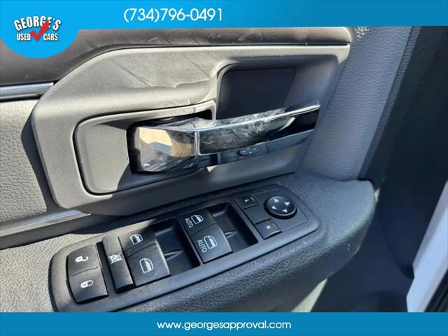 2023 Ram 1500 Classic SLT Crew Cab 4x2 5'7" Box