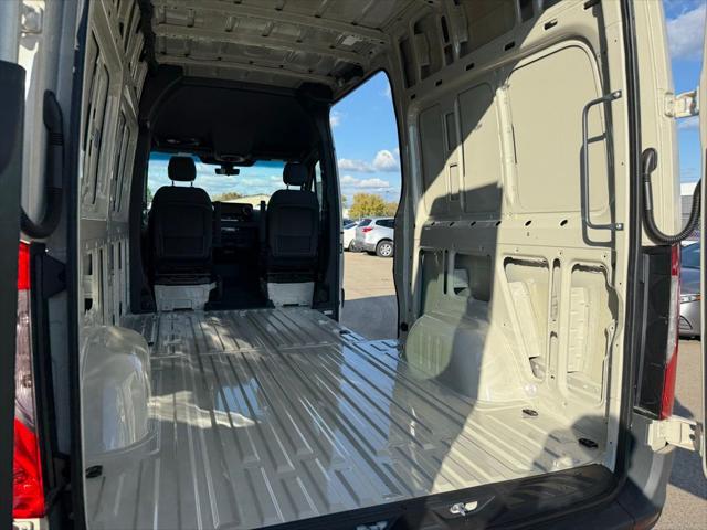 2026 Mercedes-Benz Sprinter Cargo Van Standard Roof 4-Cyl Diesel HO