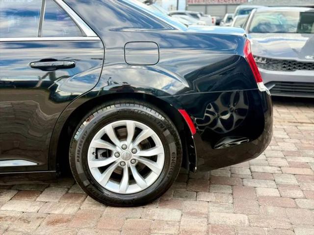 2015 Chrysler 300 Limited