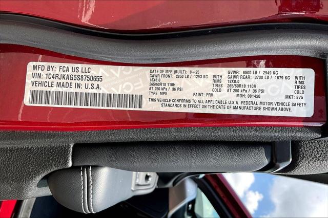 New 2025 Jeep Grand Cherokee L For Sale in Millington, TN