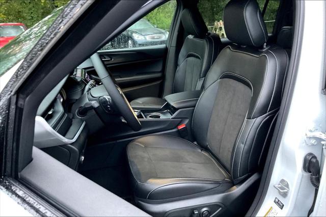 New 2025 Jeep Grand Cherokee L For Sale in Millington, TN