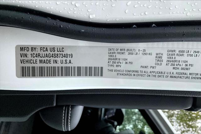 New 2025 Jeep Grand Cherokee L For Sale in Millington, TN