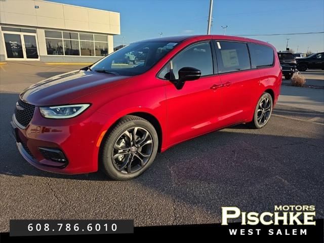 2026 Chrysler Pacifica Select for sale in West Salem, WI