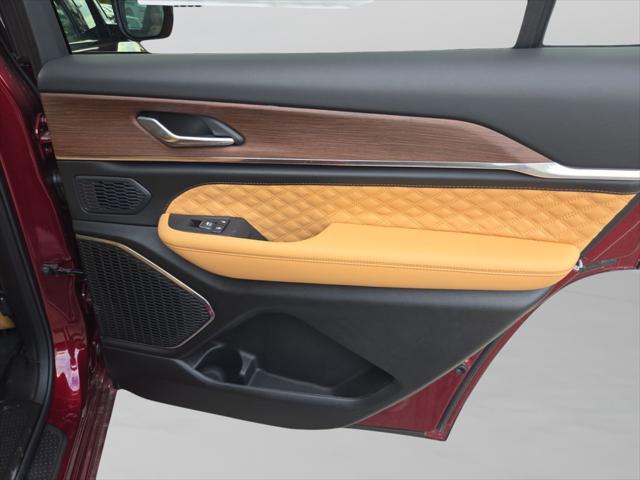 2025 Jeep Grand Cherokee L Summit 4x4