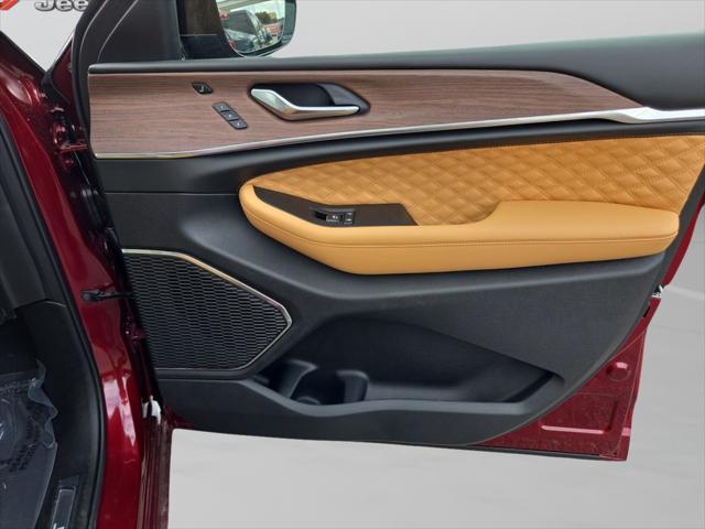 2025 Jeep Grand Cherokee L Summit 4x4